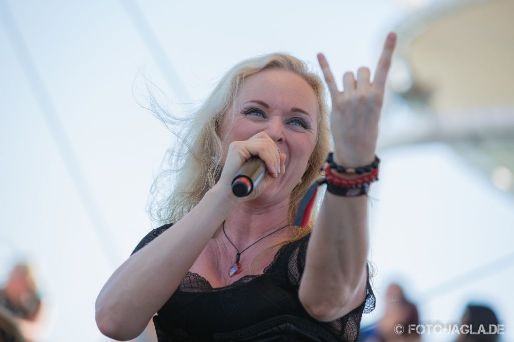 70000 Tons of Metal 2014 ::. Leaves' Eyes