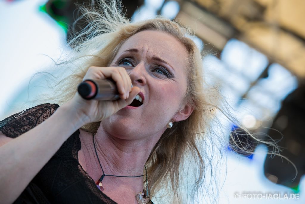 70000 Tons of Metal 2014 ::. Leaves' Eyes