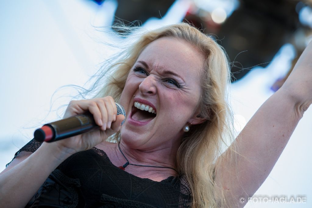 70000 Tons of Metal 2014 ::. Leaves' Eyes