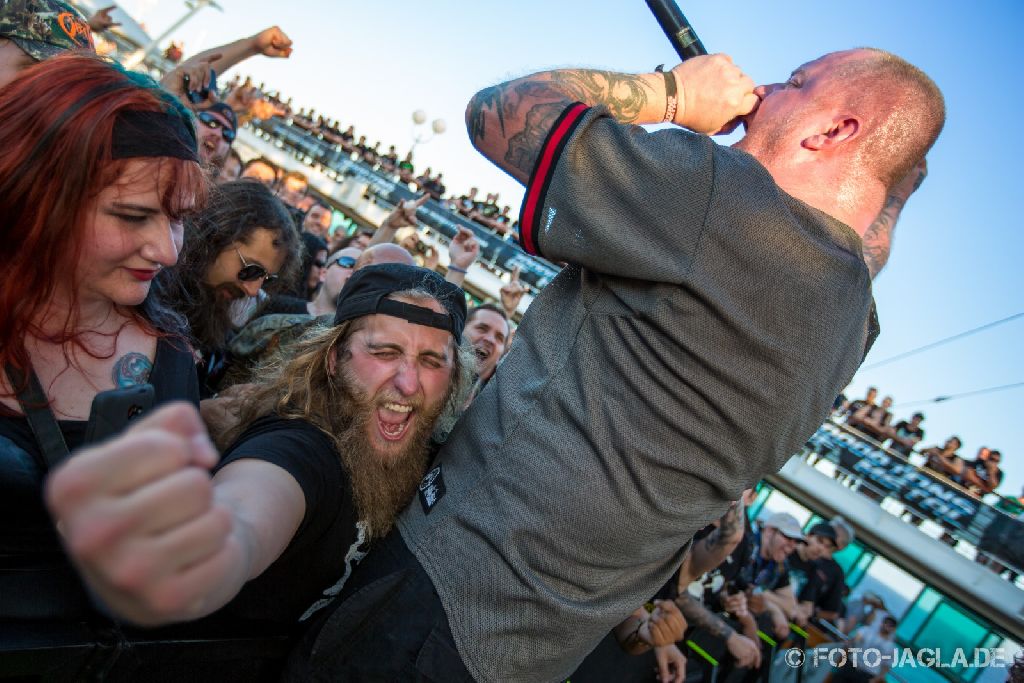 70000 Tons of Metal 2014 ::. Crowd @ The Haunted