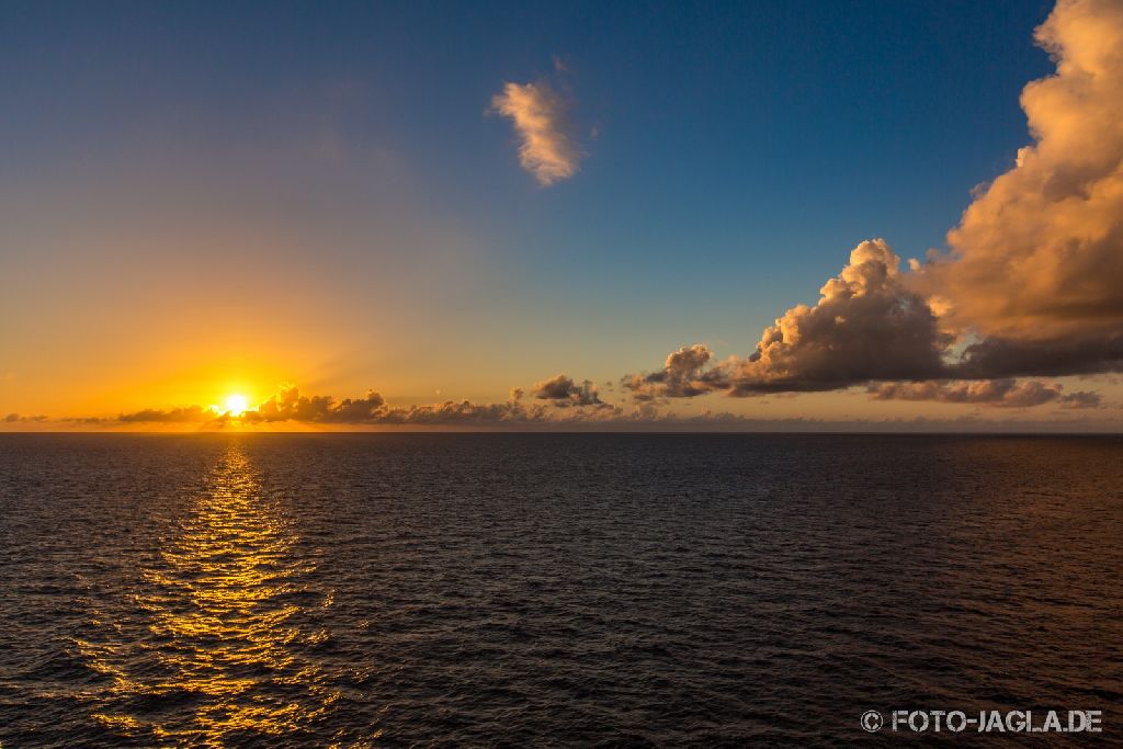 70000 Tons of Metal 2014 ::. Sunset from Pooldeck