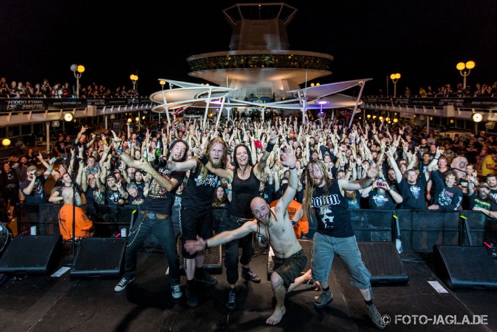 70000 Tons of Metal 2014 ::. Abschlussfoto von Cripper