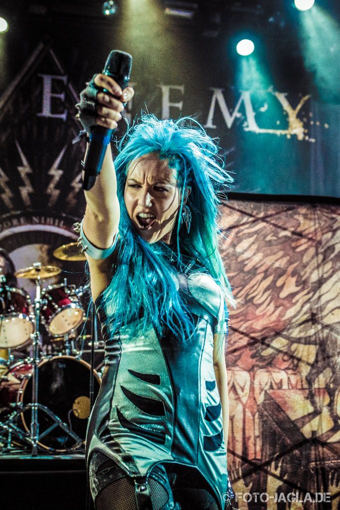 Alissa White-Gluz (Arch Enemy) auf dem 70000 Tons of Metal 2015