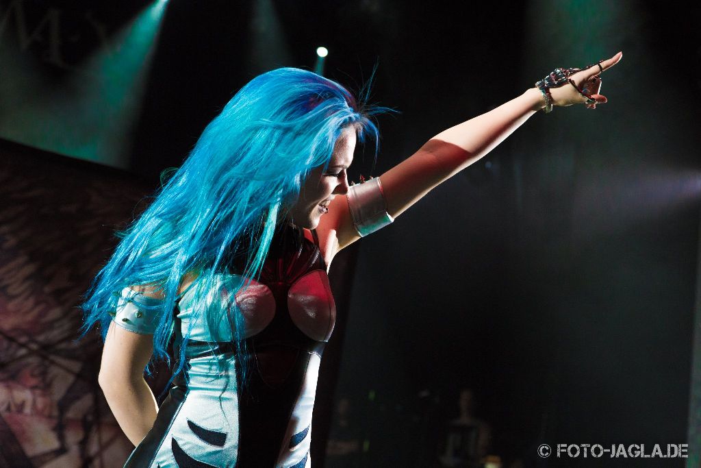 Alissa White-Gluz (Arch Enemy) auf dem 70000 Tons of Metal 2015