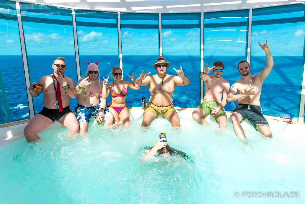 70000 Tons of Metal 2015 ::. Hot tub impression