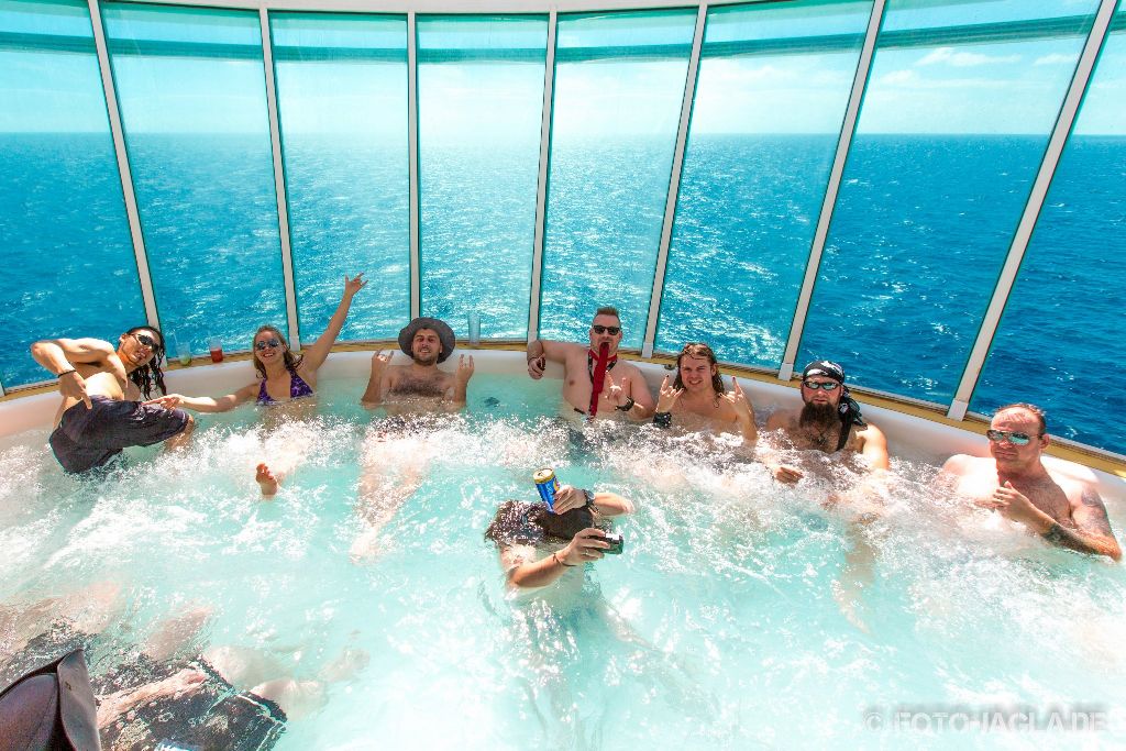 70000 Tons of Metal 2015 ::. Hot tub impression