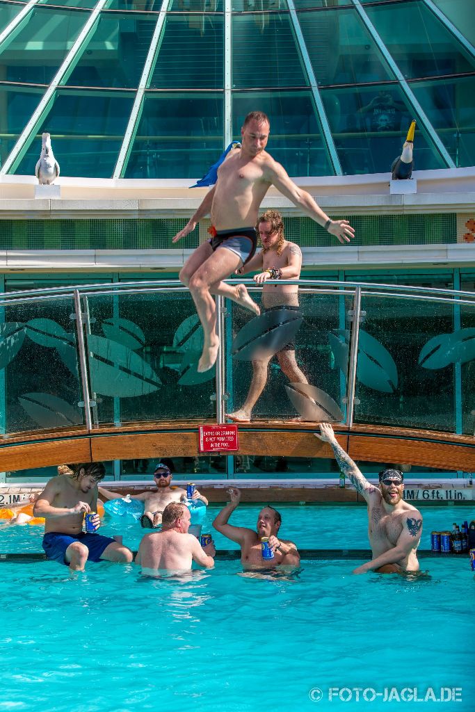 70000 Tons of Metal 2015 ::. Pooldeck impression