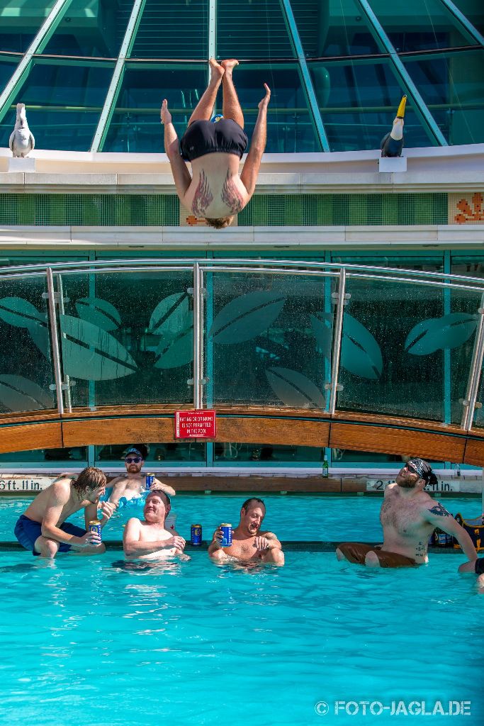 70000 Tons of Metal 2015 ::. Pooldeck impression