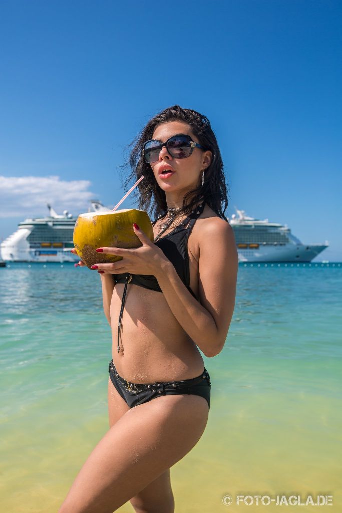 70000 Tons of Metal 2015 ::. Poolgirl Shooting at a beach in Jamaica in front of the Liberty Of The Seas