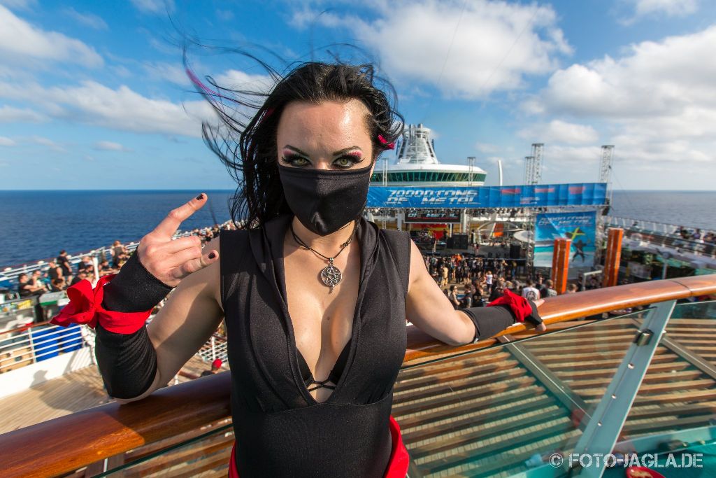 70000 Tons of Metal 2015 ::. Pooldeck impression