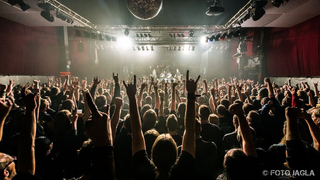Powerwolf auf ihrer Wolfsn�chte Tour am 05.09.2015 in der Live Music Hall in K�ln
