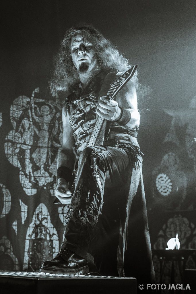 Powerwolf auf ihrer Wolfsn�chte Tour am 05.09.2015 in der Live Music Hall in K�ln