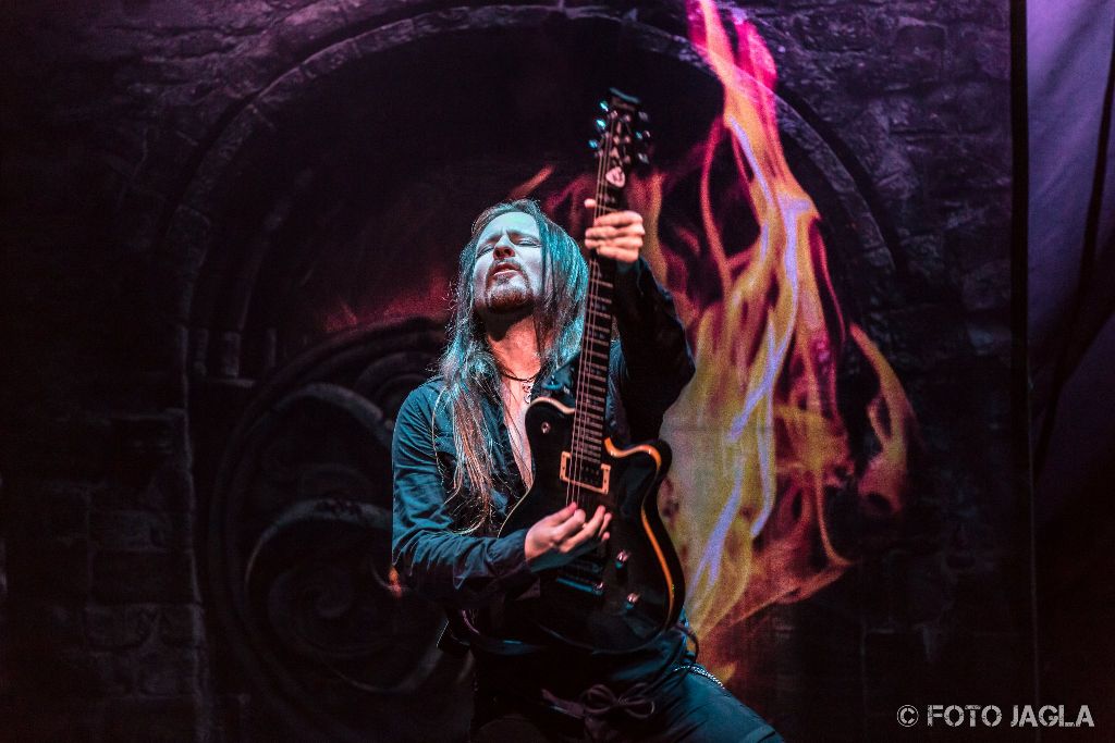 Xandria als Support-Band auf der Wolfsn�chte Tour 2015 von Powerwolf am 06.09.2015 im Gebroeders De Nobel in Leiden