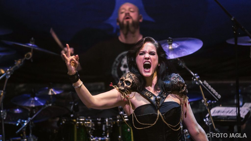 Xandria als Support-Band auf der Wolfsn�chte Tour 2015 von Powerwolf am 06.09.2015 im Gebroeders De Nobel in Leiden