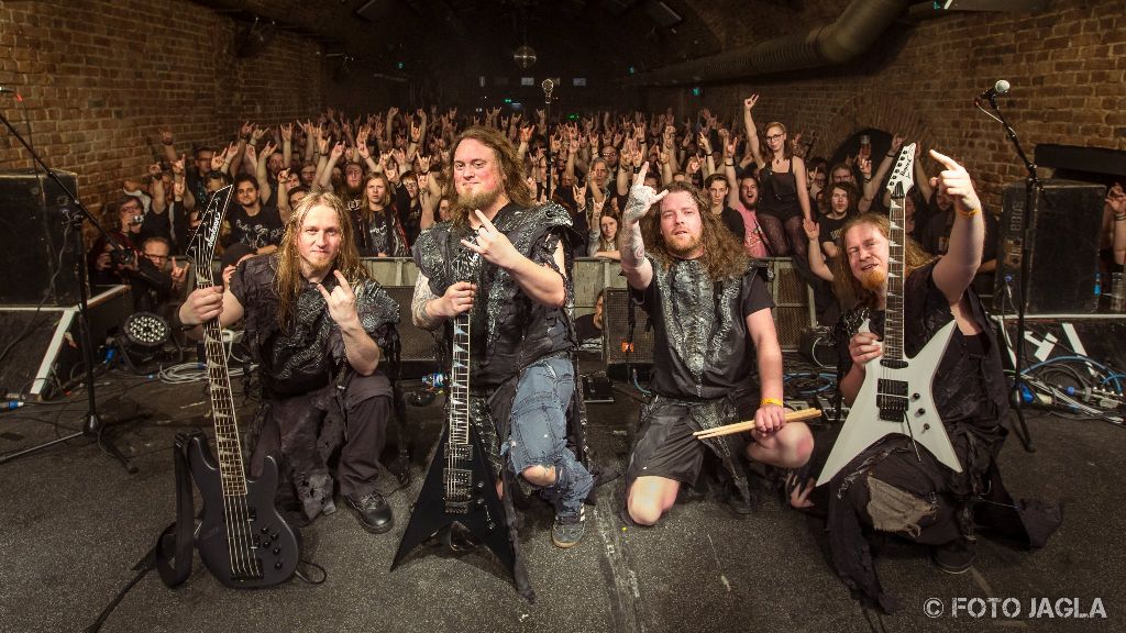 Abschlussfoto von Orden Ogan auf ihrer 