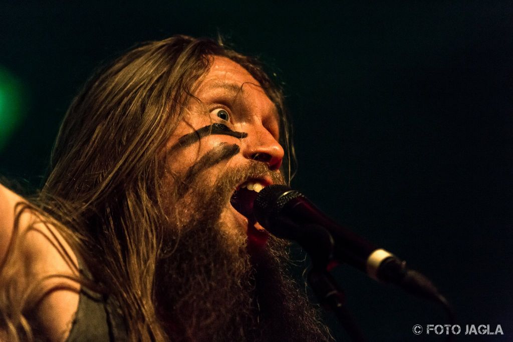 Ensiferum auf der �The Return Of The One Man Army� Tour am 20.04.2016 in der Live Music Hall in K�ln