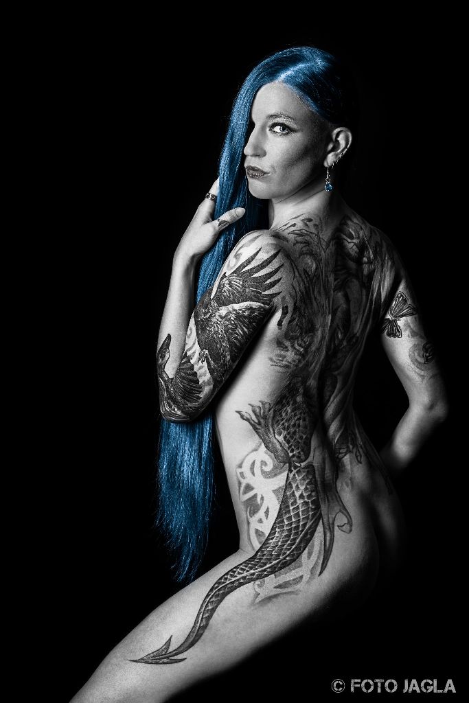 Low-Key Studioaufnahme mit Model 