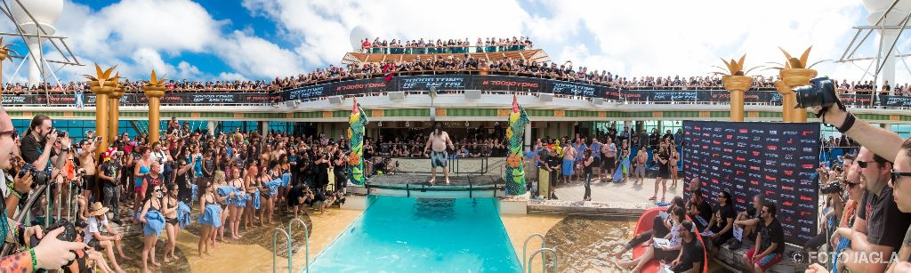 70000 Tons Of Metal 2017
Belly Flop Contest auf dem Pooldeck