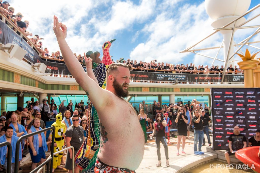 70000 Tons Of Metal 2017
Belly Flop Contest auf dem Pooldeck