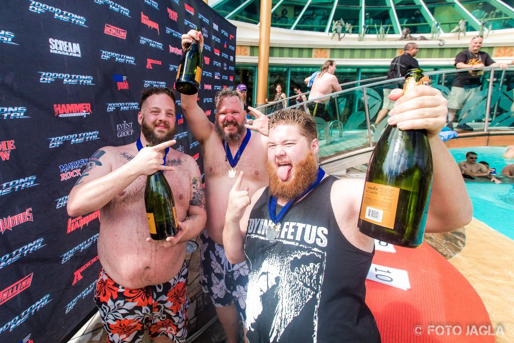 70000 Tons Of Metal 2017
Belly Flop Contest auf dem Pooldeck