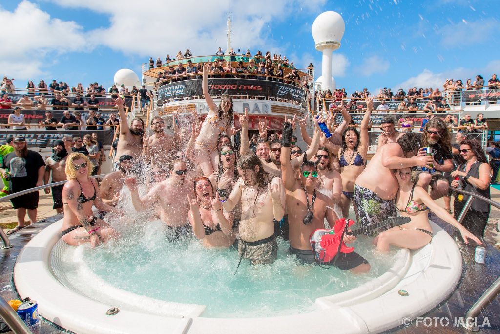 70000 Tons Of Metal 2017
Pooldeck Impression