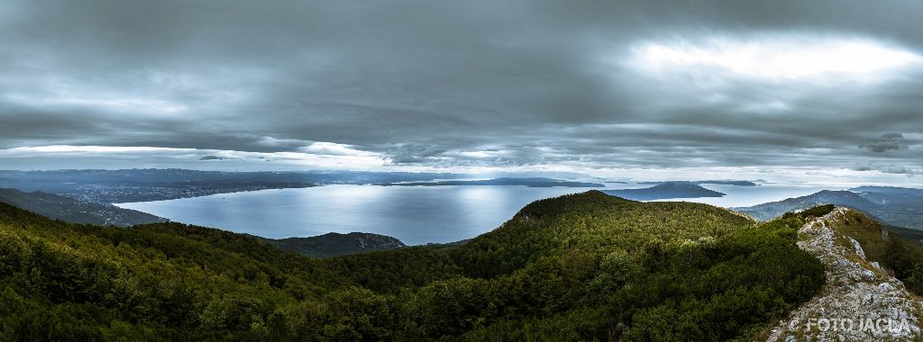 Kroatien 2017 - Ucka Gebirge
Panoramaaufnahme vom Gipfel des Vojak
Ausblick �ber Istrien