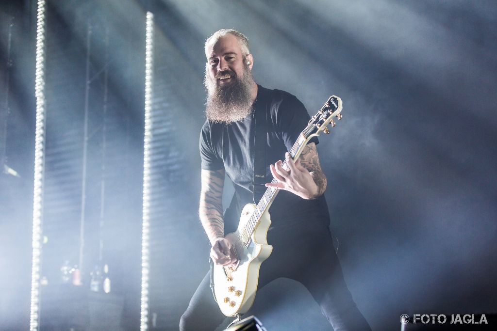 In Flames (Bj�rn Gelotte)
K�nig-Pilsener Arena in Oberhausen am 24.11.2017