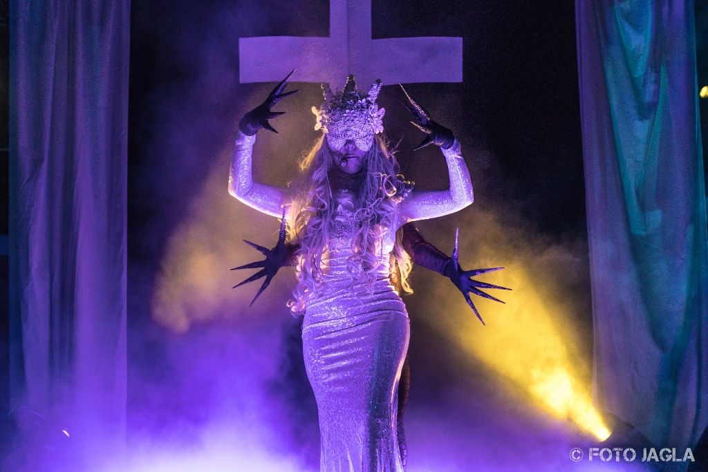 IN THIS MOMENT (Maria Brink)
Ritual Tour
12.06.2018 in K�ln, Essigfabrik