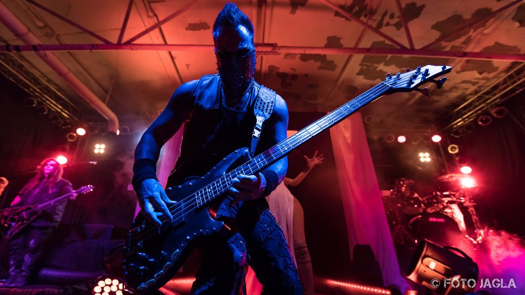 IN THIS MOMENT
Ritual Tour
12.06.2018 in K�ln, Essigfabrik