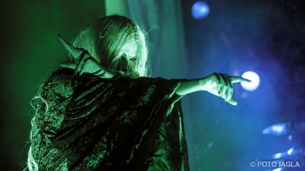 IN THIS MOMENT (Maria Brink)
Ritual Tour
12.06.2018 in K�ln, Essigfabrik