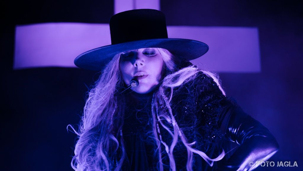 IN THIS MOMENT (Maria Brink)
Ritual Tour
12.06.2018 in K�ln, Essigfabrik