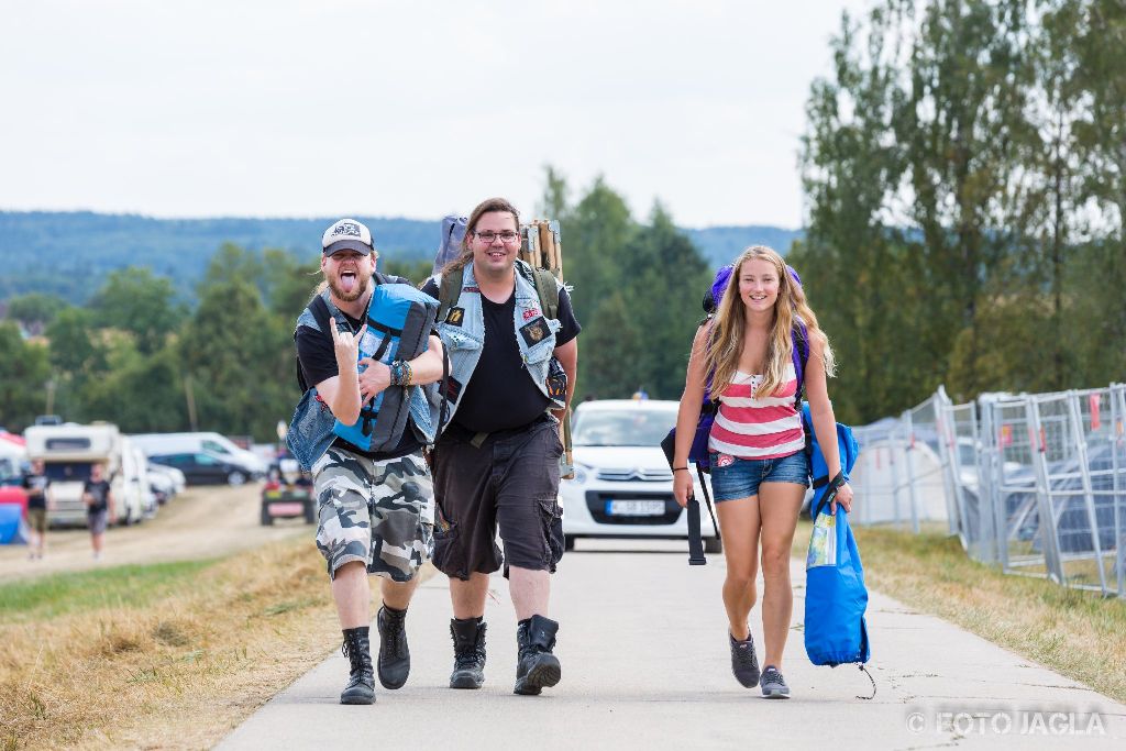 Summer Breeze Open Air 2018 in Dinkelsb�hl (SBOA)
Anreise - Die Besucher str�men auf den Campground