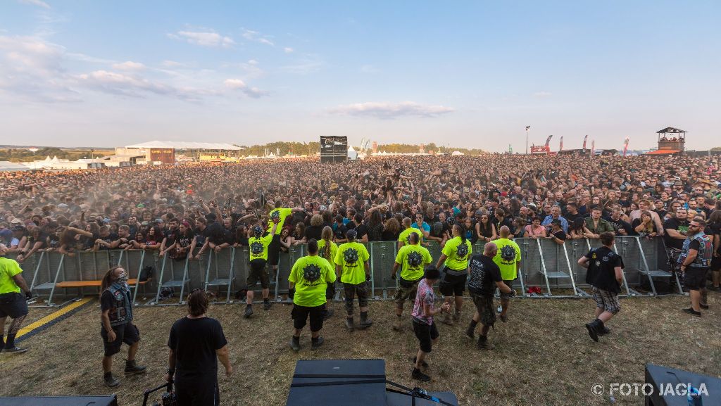 Summer Breeze Open Air 2018 in Dinkelsb�hl (SBOA)
Crowd bei Kataklysm vor der T-Stage