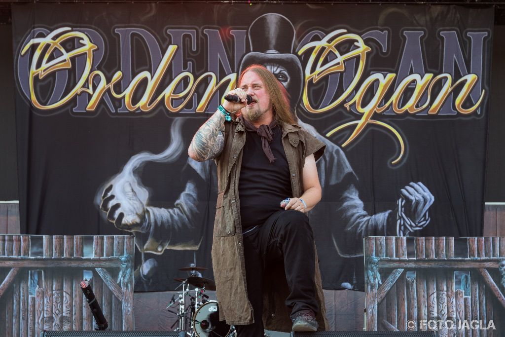 Summer Breeze Open Air 2018 in Dinkelsb�hl (SBOA)
Orden Ogan auf der Main Stage
Frontman Sebastian Seeb Levermann
