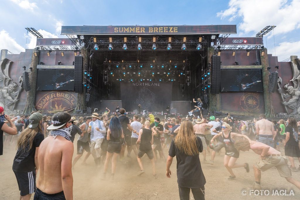 Summer Breeze Open Air 2018 in Dinkelsb�hl (SBOA)
Moshpit bei Northlane vor der Main Stage