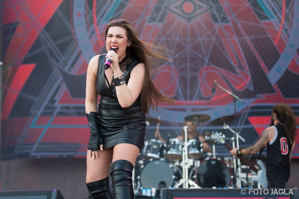 Summer Breeze Open Air 2018 in Dinkelsb�hl (SBOA)
Amaranthe auf der Main Stage
S�ngerin Elize Ryd