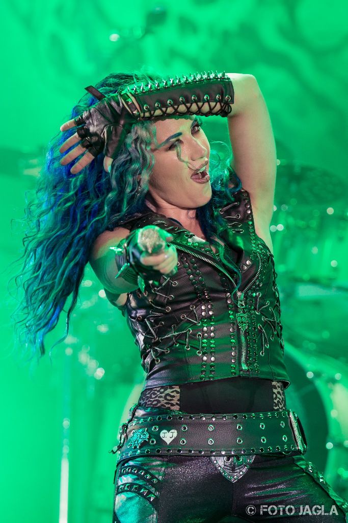 Summer Breeze Open Air 2018 in Dinkelsb�hl (SBOA)
Arch Enemy auf der Main Stage
S�ngerin Alissa White-Gluz
