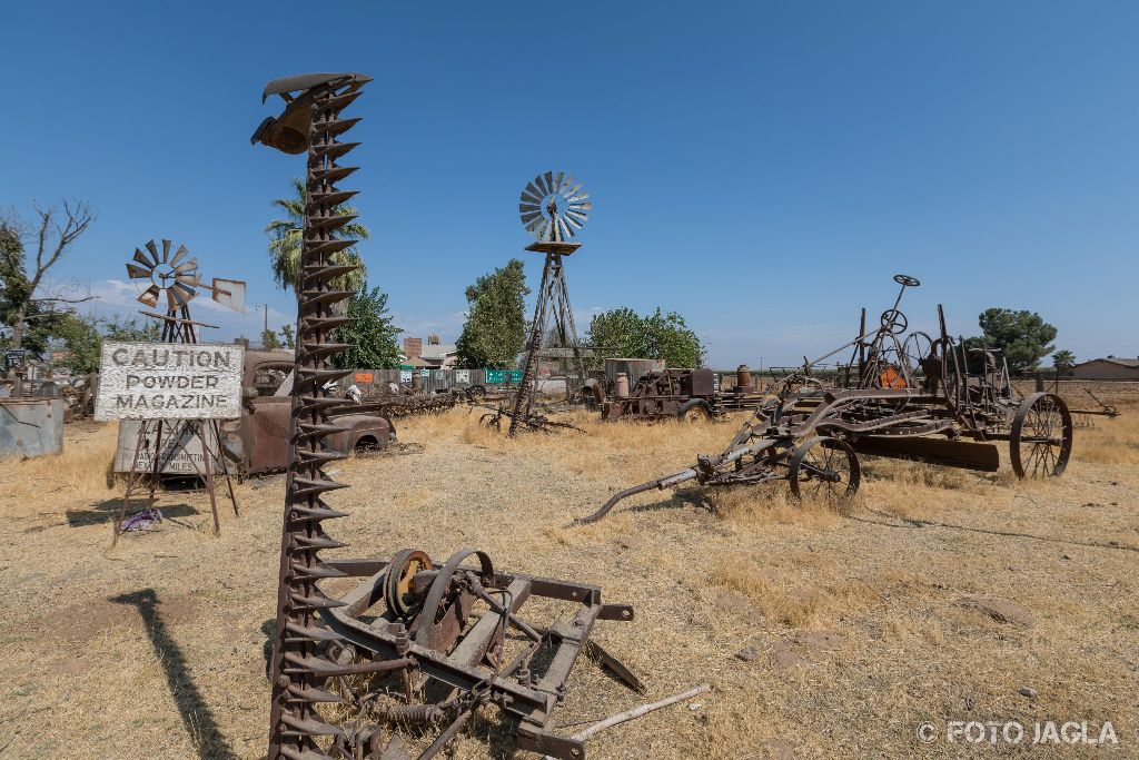 Kalifornien - September 2018
Ein postapokalyptischer Wasteland-Schrottplatz auf der Rd 124
Visalia, N Dinuba Blvd