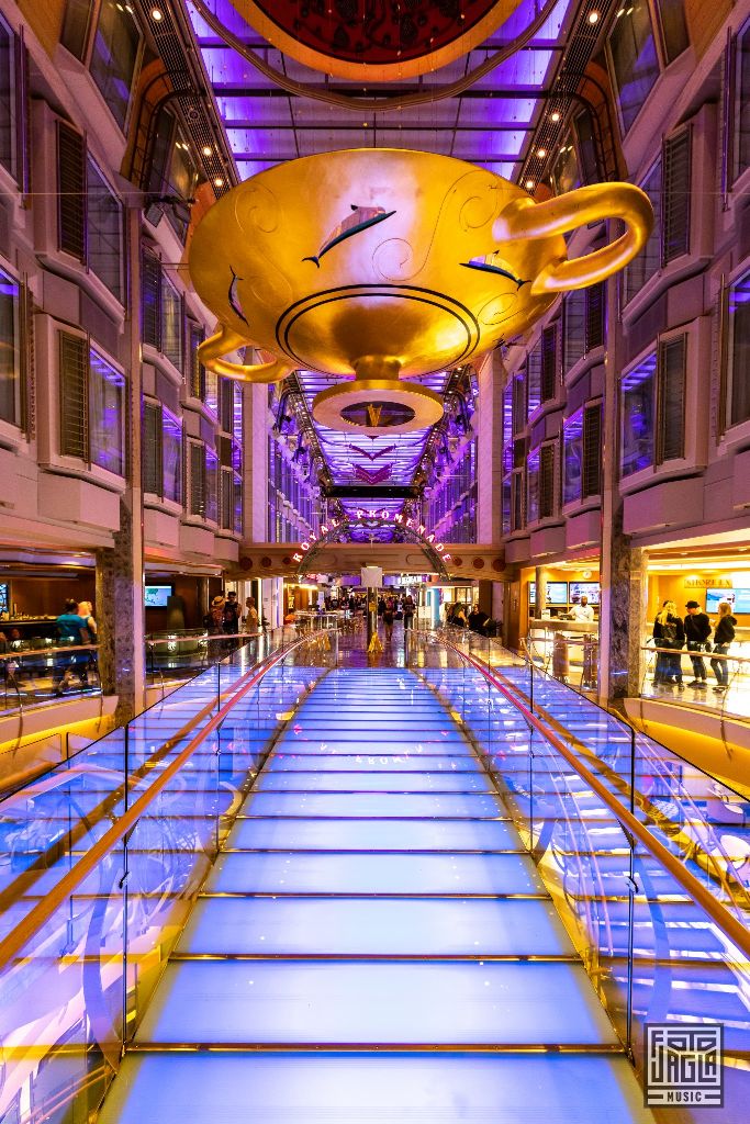 70000 Tons of Metal 2019
Royal Promenade of the Independence of the Seas
