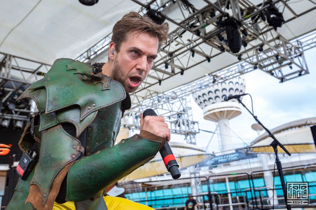 70000 Tons of Metal 2019
Gloryhammer - Pooldeck Stage