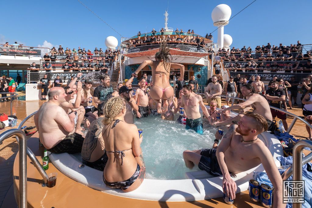 70000 Tons of Metal 2019
Pooldeck Impression