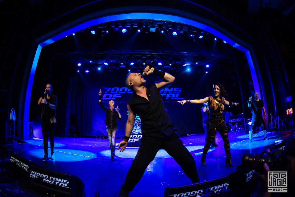 70000 Tons of Metal 2019
Van Canto - Royal Theater