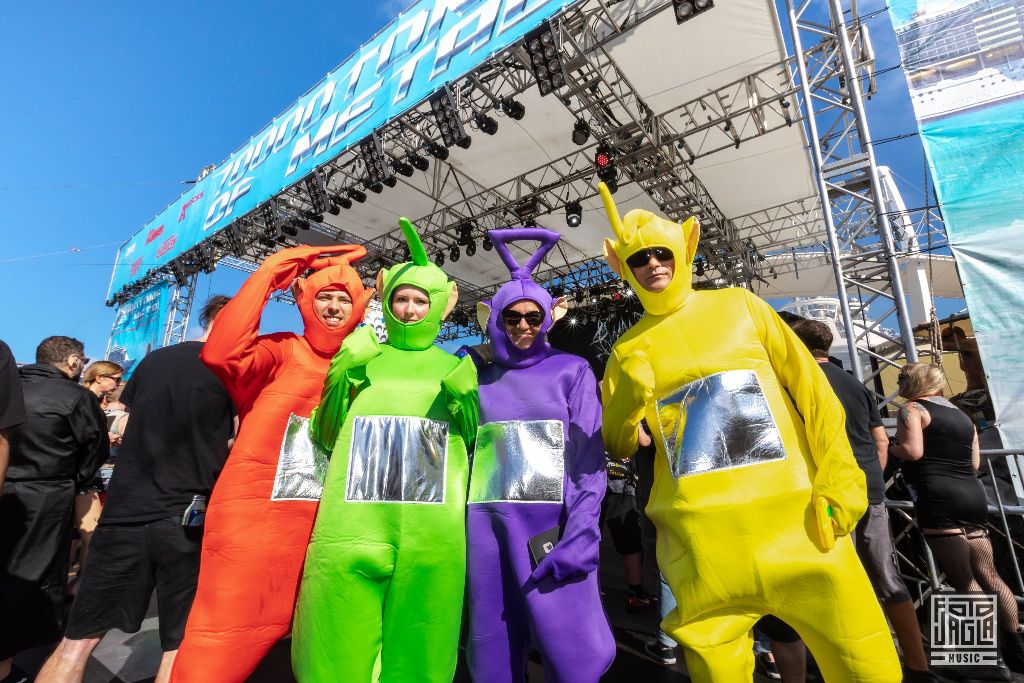70000 Tons of Metal 2019
Teletubbies vor der Pooldeck Stage