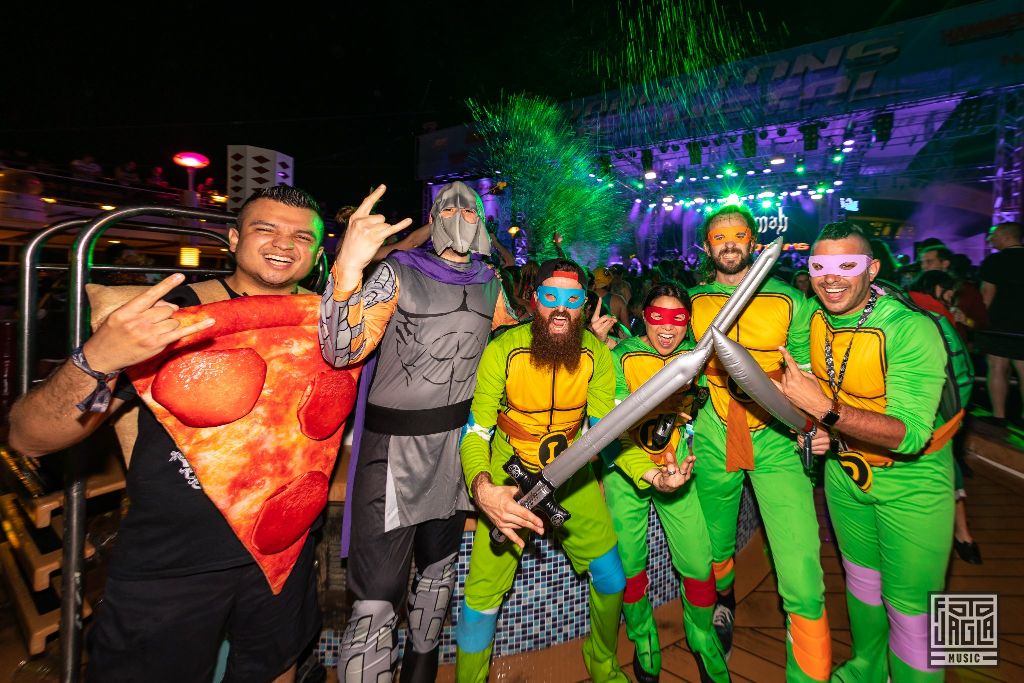 70000 Tons of Metal 2019
Pooldeck Impression