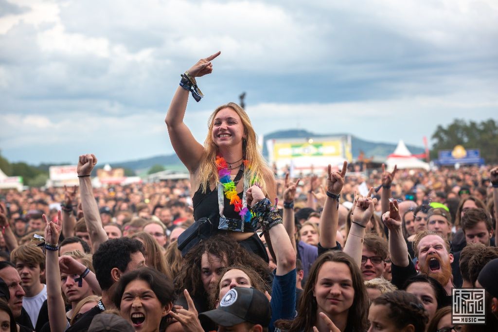 Summer Breeze Open Air 2019 in Dinkelsb�hl (SBOA)
Corwd bei Kvelertak vor der Main Stage