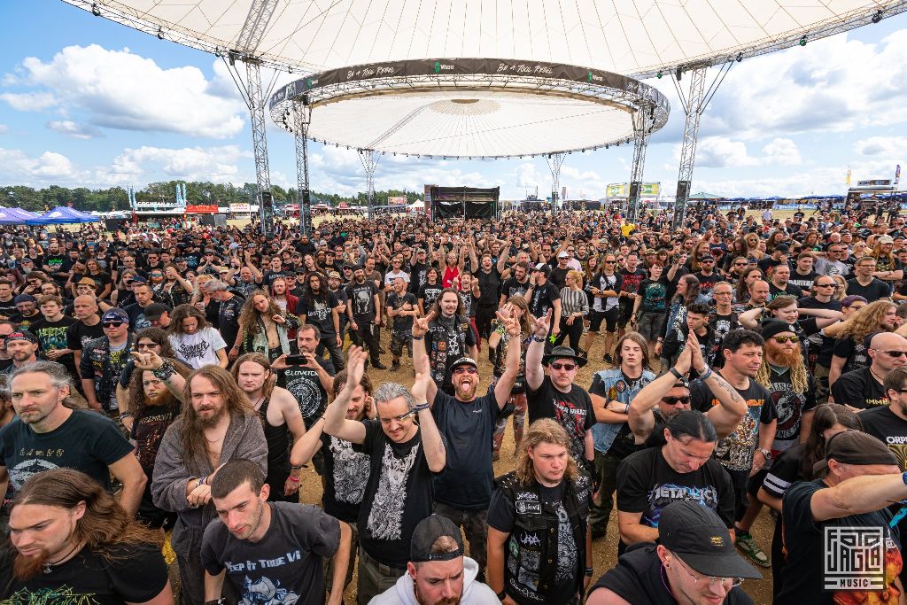 Summer Breeze Open Air 2019 in Dinkelsb�hl (SBOA)
Zuschauer bei Izegrim vor der Wera Tool Rebel Stage