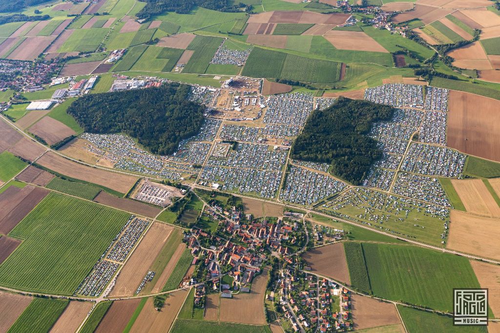 Summer Breeze Open Air 2019 in Dinkelsb�hl (SBOA)
Luftaufnahme vom Festivalgel�nde
