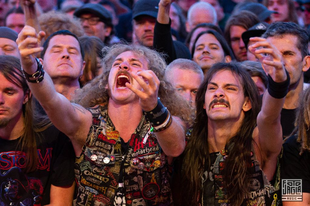 Summer Breeze Open Air 2019 in Dinkelsb�hl (SBOA)
Zuschauer bei King Diamond vor der Main Stage