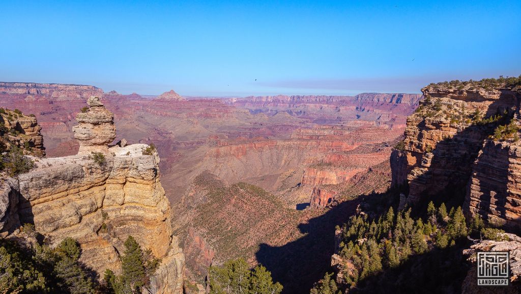 Duck On A Rock Viewpoint in Grand Canyon Village
Arizona, USA 2019