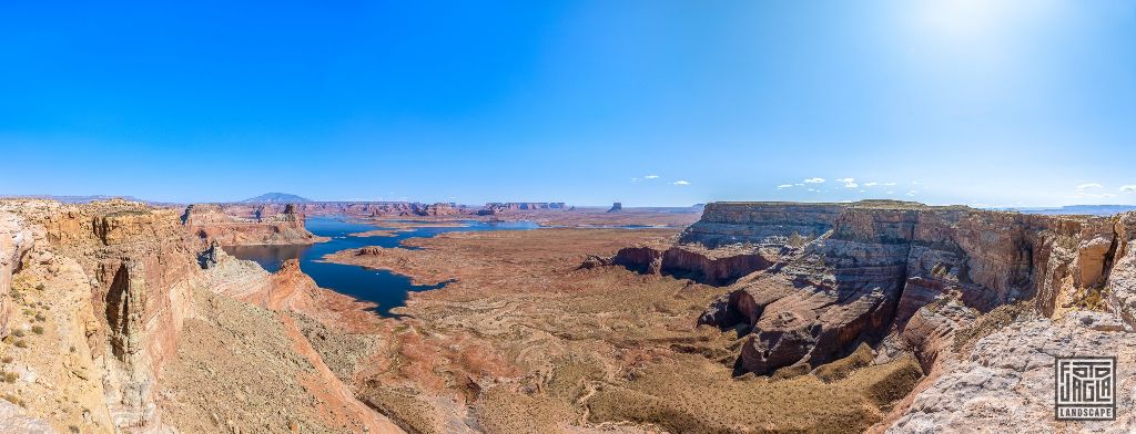 View over Lake Powell at Alstrom Point
Utah 2019
